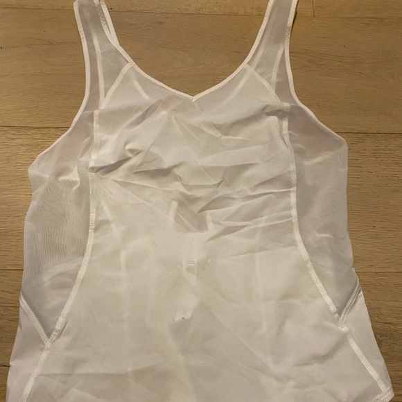 Lululemon size 6 white tank - Picture 1 of 5